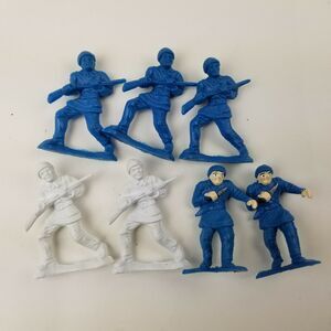 Lot of 7 Vintage Plastic Pioneer Explorer Men Figures 2" Blue White Hong Kong